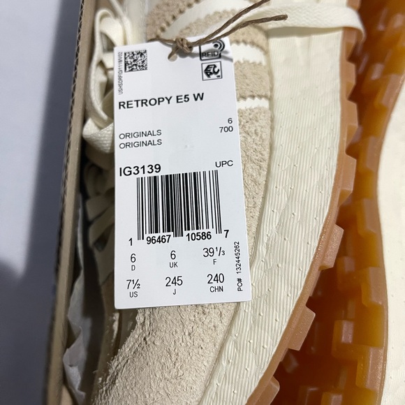 RETROPY E5 SHOES Off White / Sand Strata / Gum - Picture 16 of 17